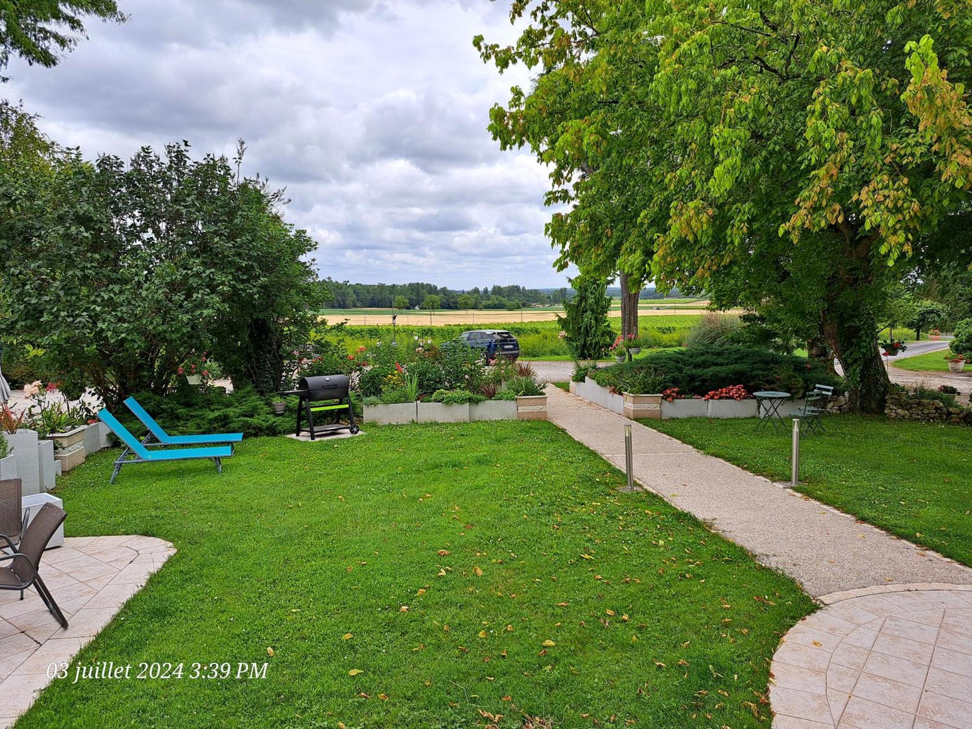 Апартаменты La Metairie Au Milieu Des Vignes Reaux Экстерьер фото